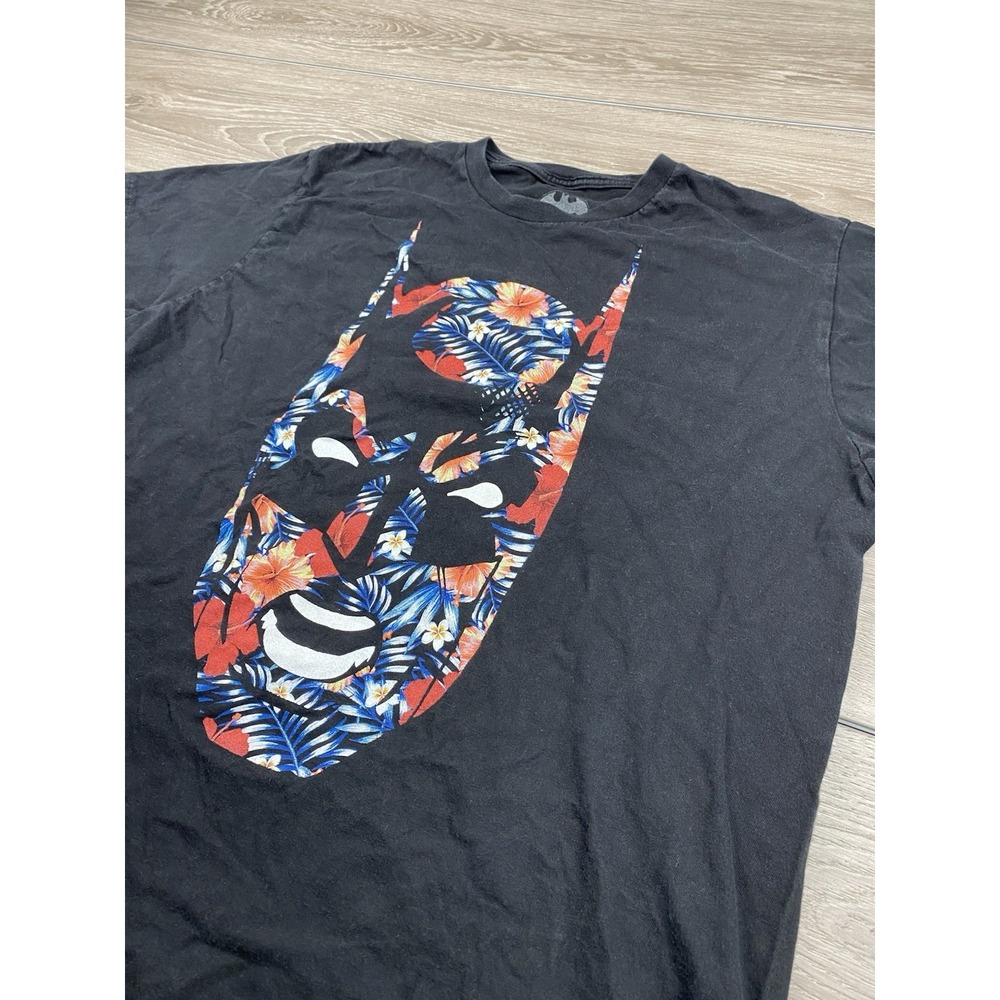 Batman Men's Big Face Tropical‎ Floral Print T Shirt Black Size Large